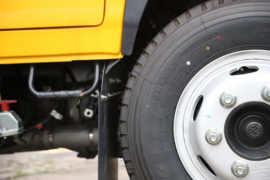 骏铃G&nbsp;自卸车底盘                                                图片