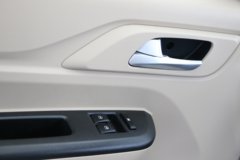 长安跨越 跨越星V7EV 豪华型 2.5T 7座 4.8米纯电动多用途乘用车41.86kWh