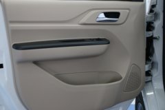 长安跨越 跨越星V7EV 豪华型 2.5T 7座 4.8米纯电动多用途乘用车41.86kWh