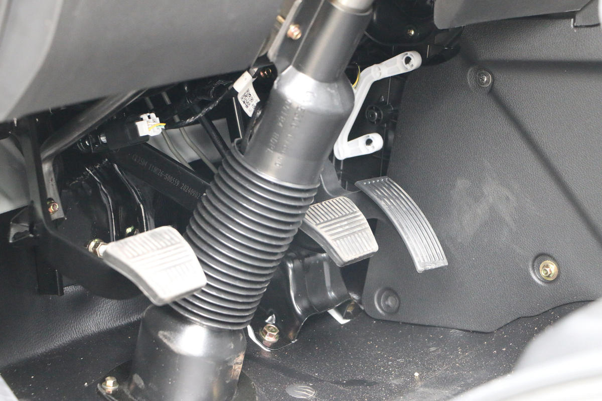  ԽD5 2.0L 122 CNG 3.7׵΢ʻ                                               