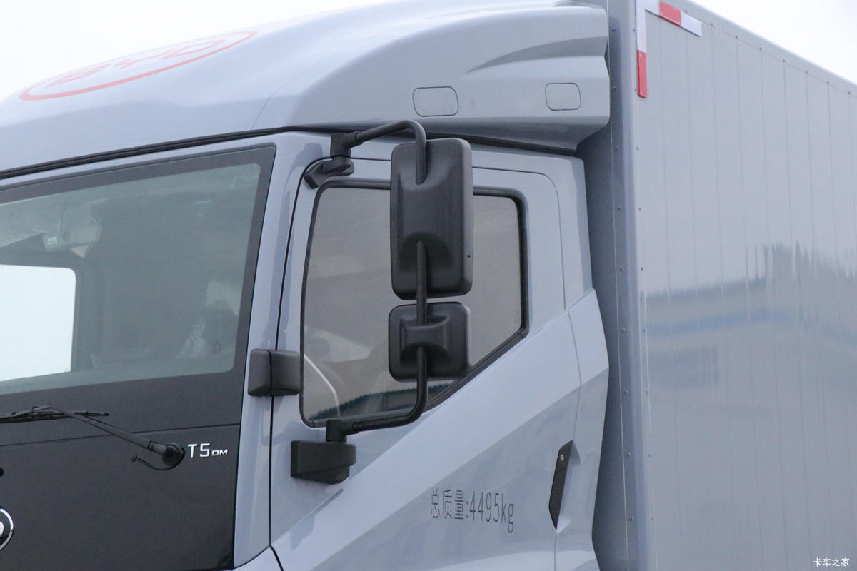 ���ǵ�T5DM �Ƽ��� 4.03�׵��Ų��ʽ���̻�϶�����ʽ�Ῠ55.39kWh���