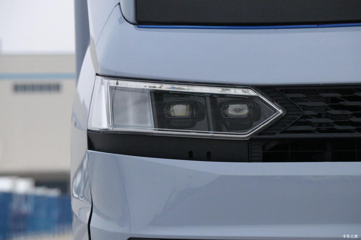 ���ǵ�T5DM �Ƽ��� 4.03�׵��Ų��ʽ���̻�϶�����ʽ�Ῠ55.39kWh���