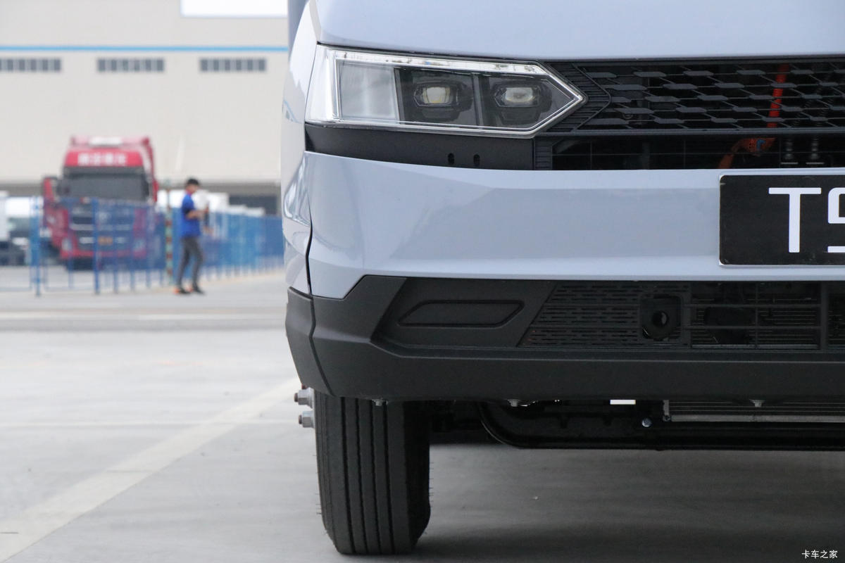 ���ǵ�T5DM �Ƽ��� 4.03�׵��Ų��ʽ���̻�϶�����ʽ�Ῠ55.39kWh���