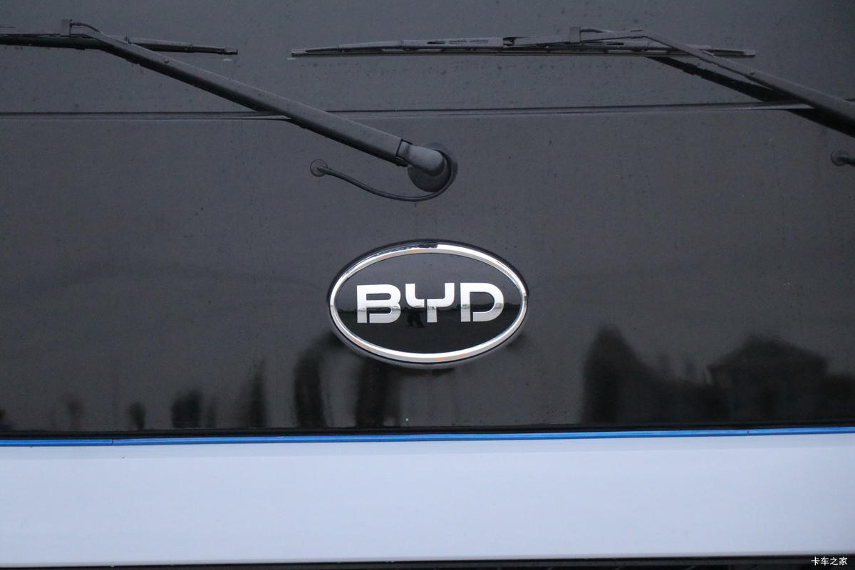 ���ǵ�T5DM �Ƽ��� 4.03�׵��Ų��ʽ���̻�϶�����ʽ�Ῠ55.39kWh���