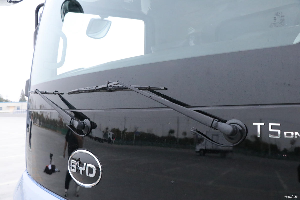 ���ǵ�T5DM �Ƽ��� 4.03�׵��Ų��ʽ���̻�϶�����ʽ�Ῠ55.39kWh���