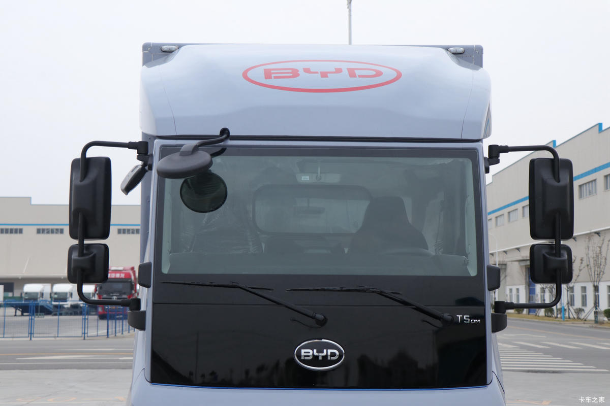 ���ǵ�T5DM �Ƽ��� 4.03�׵��Ų��ʽ���̻�϶�����ʽ�Ῠ55.39kWh���