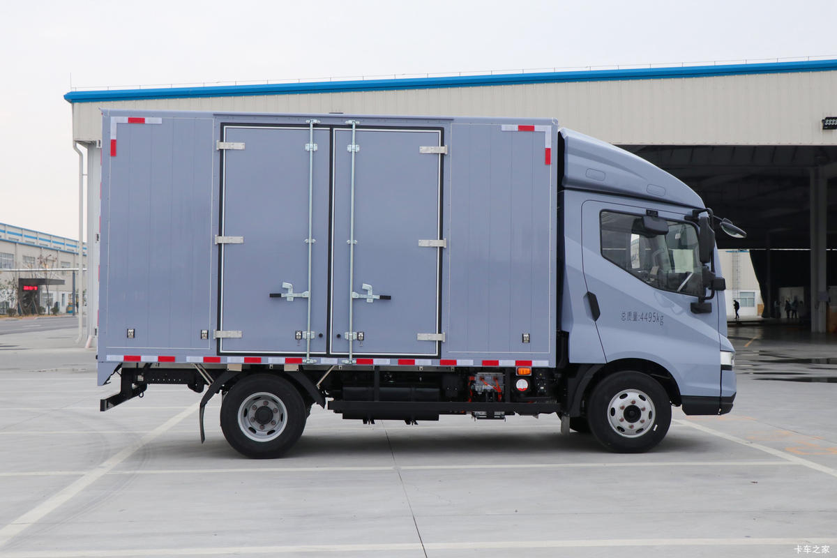 ���ǵ�T5DM �Ƽ��� 4.03�׵��Ų��ʽ���̻�϶�����ʽ�Ῠ55.39kWh���