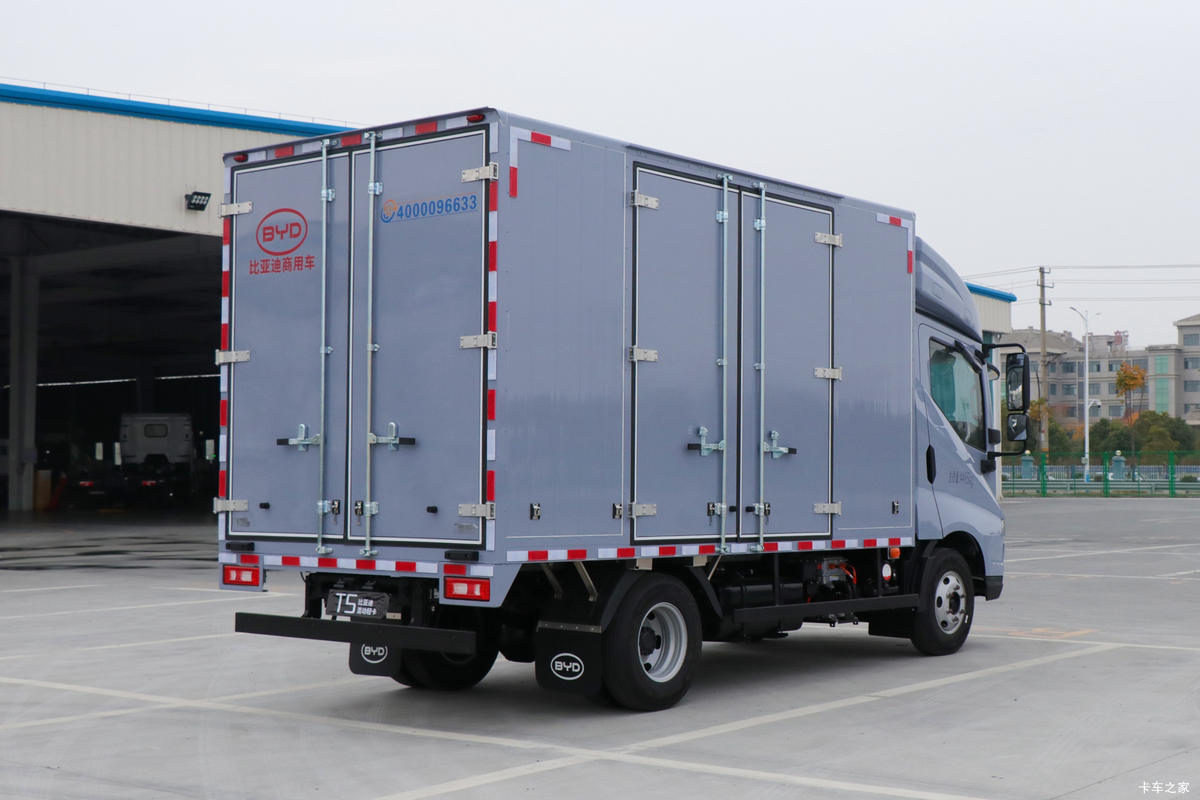 ���ǵ�T5DM �Ƽ��� 4.03�׵��Ų��ʽ���̻�϶�����ʽ�Ῠ55.39kWh���