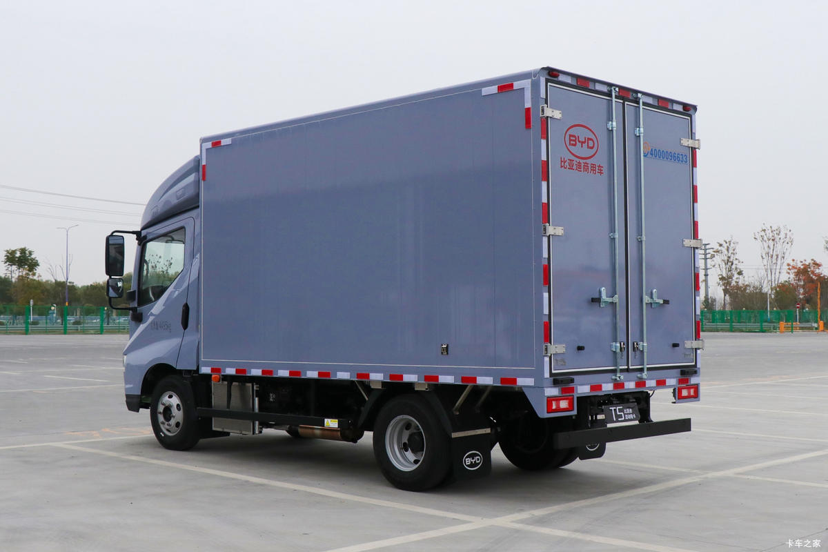 ���ǵ�T5DM �Ƽ��� 4.03�׵��Ų��ʽ���̻�϶�����ʽ�Ῠ55.39kWh���