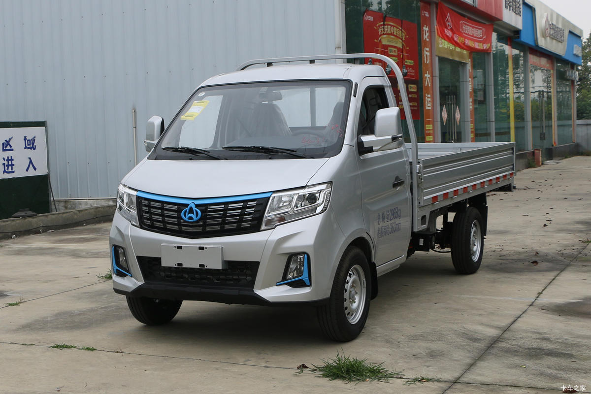 长安跨越 新豹T3 PLUS EV 舒适版 3.2米单排纯电动栏板微卡 宁德时代41.86kWh