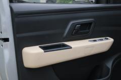 长安跨越 新豹T3 PLUS EV 3T 3.2米单排纯电动栏板微卡41.86kWh