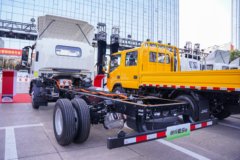 江淮 帅铃ES9 4.5T 4.15米单排纯电动厢式轻卡120.27kWh