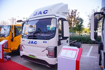 ���� ˧��ES9 4.5T 4.15�׵��Ŵ��綯��ʽ�Ῠ120.27kWhͼƬ