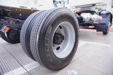 ���� ˧��ES9 4.5T 4.15�׵��Ŵ��綯��ʽ�Ῠ120.27kWhͼƬ