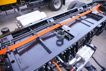 ���� ˧��ES9 4.5T 4.15�׵��Ŵ��綯��ʽ�Ῠ120.27kWhͼƬ