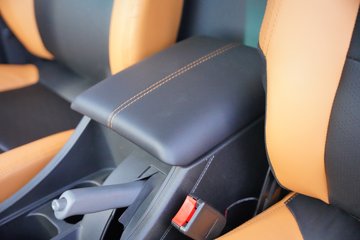 ��������L3 2.0L���� 150���� ����5�� Һɲ 3.8�׵�����ʽ�ῨͼƬ