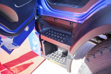 ���� ����T7 200���� 4X2 4.15���Ű���ж��(HFC3180P41K1C7S-1)ͼƬ