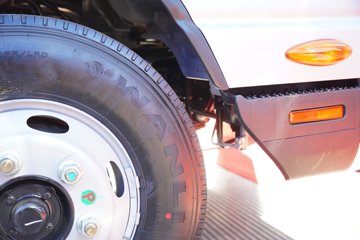 ��������A9 2.5L���� 180���� ��ʿ��8�� 4.18�׵��������ῨͼƬ