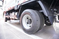 江淮骏铃A9 2.5L柴油 180马力 法士特8档 4.18米单排栏板轻卡