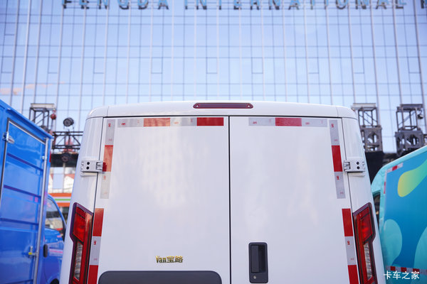优惠0.66万 无锡市Van宝路电动封闭厢货系列超值促销