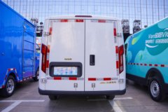 江淮 Van宝路 V8宁德追梦版 2座 5.46米纯电动厢式运输车53.58kWh