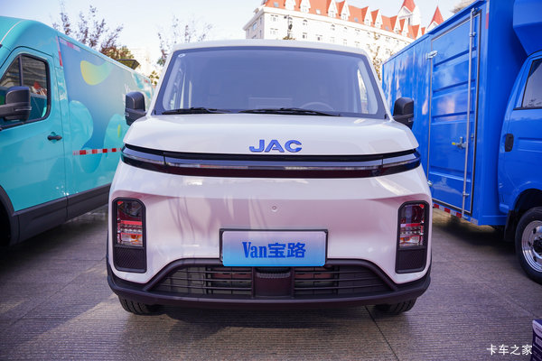 优惠0.98万 无锡市Van宝路电动封闭厢货系列超值促销
