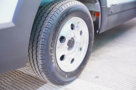 Van宝路&nbsp;电动封闭厢货底盘图片