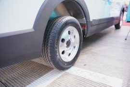 Van宝路&nbsp;电动封闭厢货底盘图片