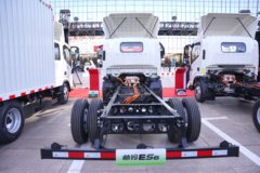 江淮 帅铃ES6 4.5T 单排纯电动仓栅式轻卡81.14kWh