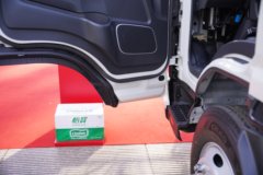 江淮 帅铃ES6 4.5T 单排纯电动仓栅式轻卡81.14kWh