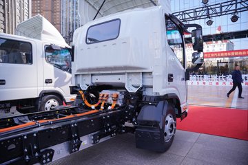 ���� ˧��ES6 4.5T ���Ŵ��綯��դʽ�Ῠ81.14kWhͼƬ