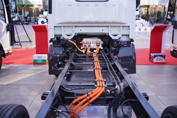 ���� ˧��ES6 4.5T ���Ŵ��綯��դʽ�Ῠ81.14kWhͼƬ