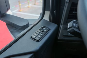 ���� ��ҫX5 18T 4X2 9.8�״��綯��ʽ�ػ���400.64kWhͼƬ