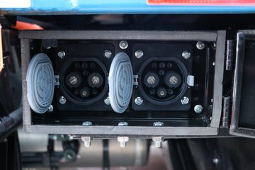 ���� ��ҫX5 18T 4X2 9.8�״��綯��ʽ�ػ���400.64kWhͼƬ