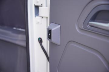 ���� ˧��ES3L 4.5T 3.2��˫�Ŵ��綯��ʽ�Ῠ63.75kWhͼƬ