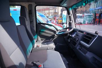 ���� ˧��ES3L 4.5T 3.2��˫�Ŵ��綯��ʽ�Ῠ63.75kWhͼƬ