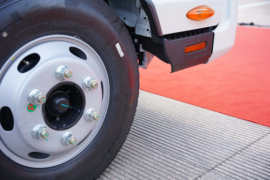 骏铃A7&nbsp;载货车底盘                                                图片