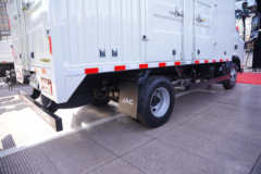 江淮 骏铃A7 170马力 4.12米单排厢式轻卡