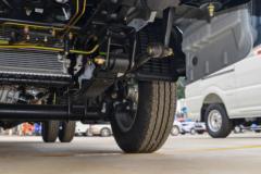 东风途逸 T5 1.6L 122马力 汽油 3.1米单排翼开启厢式小卡(EQ5030XYK16QCCAC)