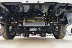 东风途逸 T5 1.6L 122马力 汽油 3.1米单排翼开启厢式小卡(EQ5030XYK16QCCAC)
