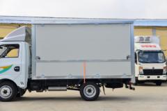 东风途逸 T5 1.6L 122马力 汽油 3.1米单排翼开启厢式小卡(EQ5030XYK16QCCAC)
