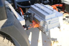 解放虎6G 4.16米单排插电式混合动力仓栅式轻卡 盟固利14.02kWh