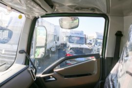 大麒麟&nbsp;电动自卸车驾驶室图片