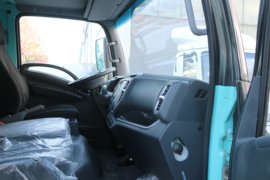 五十铃EVM100&nbsp;电动载货车内饰图片