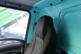 五十铃EVM100&nbsp;电动载货车内饰图片