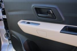 新豹T3 PLUS EV 电动载货车内饰图片