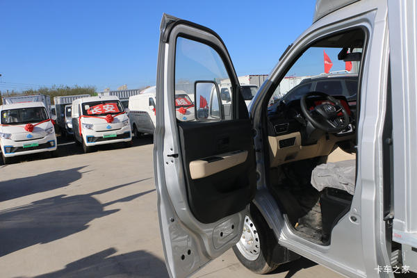 �������ж���̩�����±�T3EV�綯�ػ������۴���ͣ�����0.1��