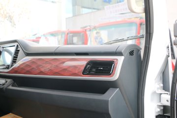 �������ó� ����S300 4.5T 4.08�׵��Ŵ��綯��س�(SX5045XLCBEV341N1)100.46kWhͼƬ