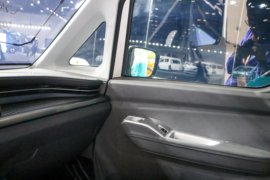 风景i9&nbsp;电动封闭厢货驾驶室图片