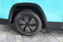 风景i9&nbsp;电动封闭厢货底盘图片